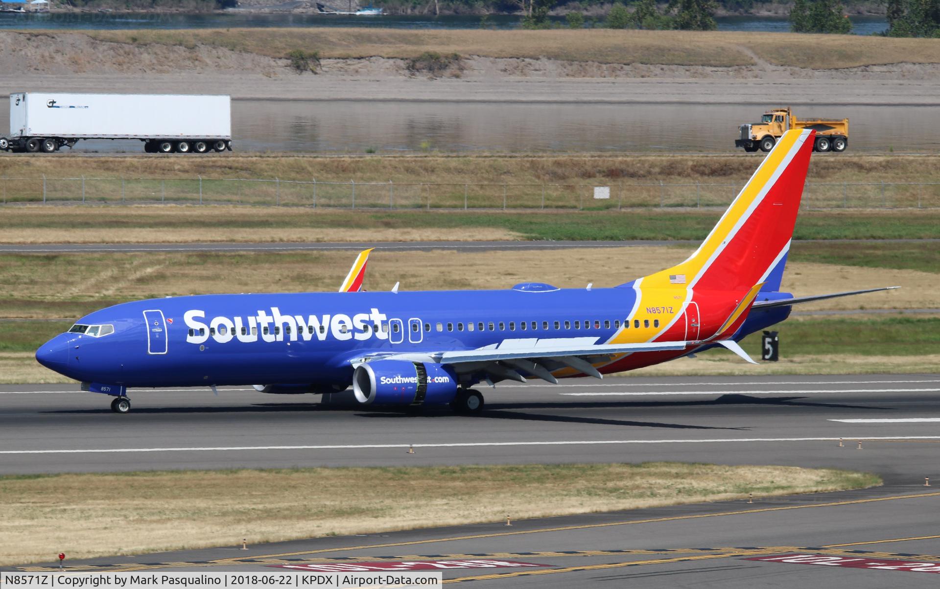 N8571Z, 2018 Boeing 737-8H4 C/N 36957, Boeing 737-800