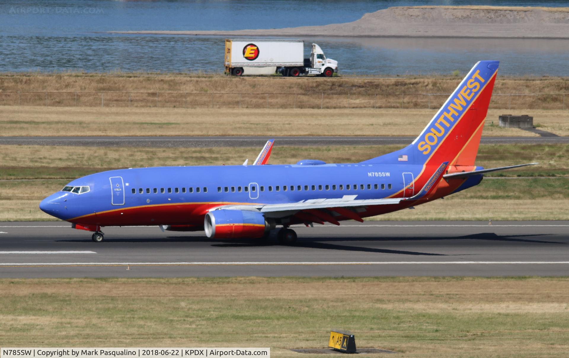 N785SW, 2000 Boeing 737-7H4 C/N 30602, Boeing 737-700