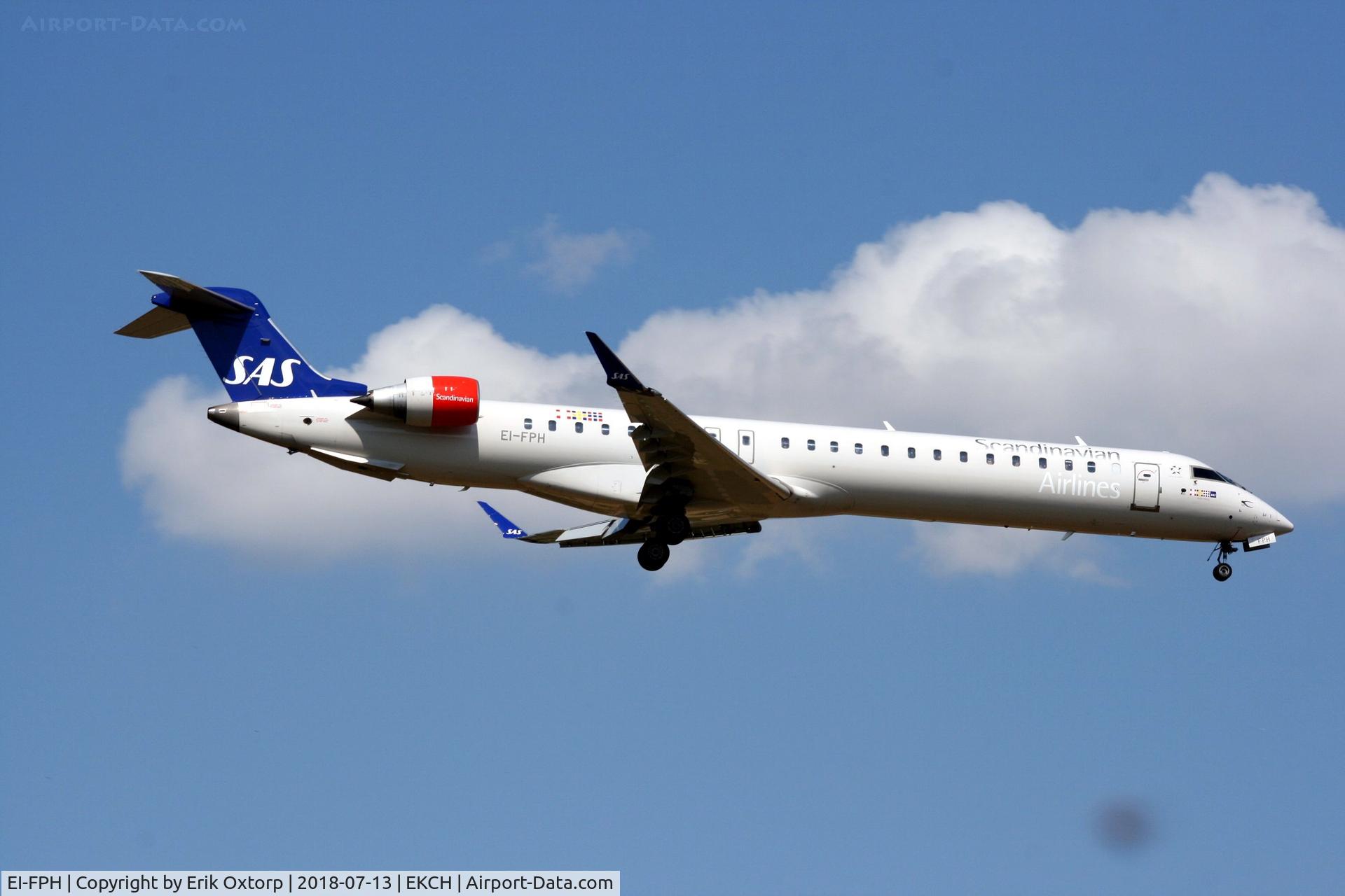 EI-FPH, 2016 Bombardier CRJ-900LR (CL-600-2D24) C/N 15409, EI-FPH landing rw 04L