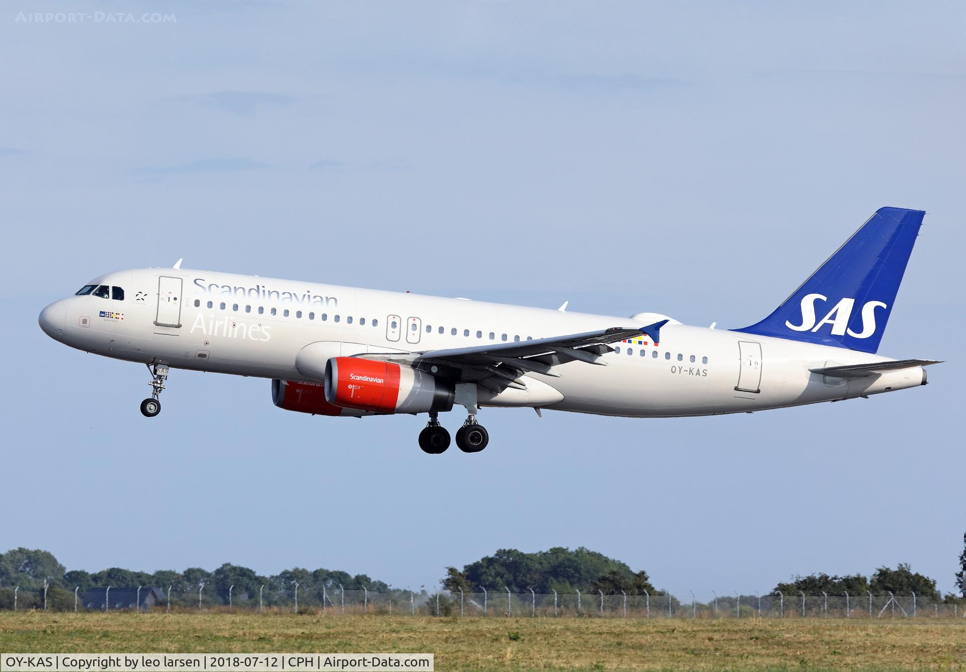 OY-KAS, 2007 Airbus A320-232 C/N 3335, Copenhagen 12.7.2018 L/D R-04L