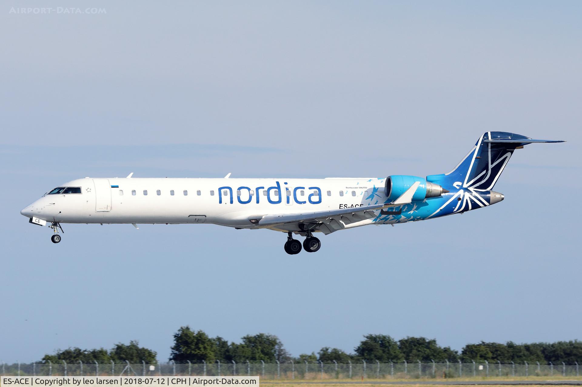 ES-ACE, 2003 Canadair CRJ-700 (CL-600-2C10) Regional Jet C/N 10083, Copenhagen 12.7.2018 L/D R-04L
