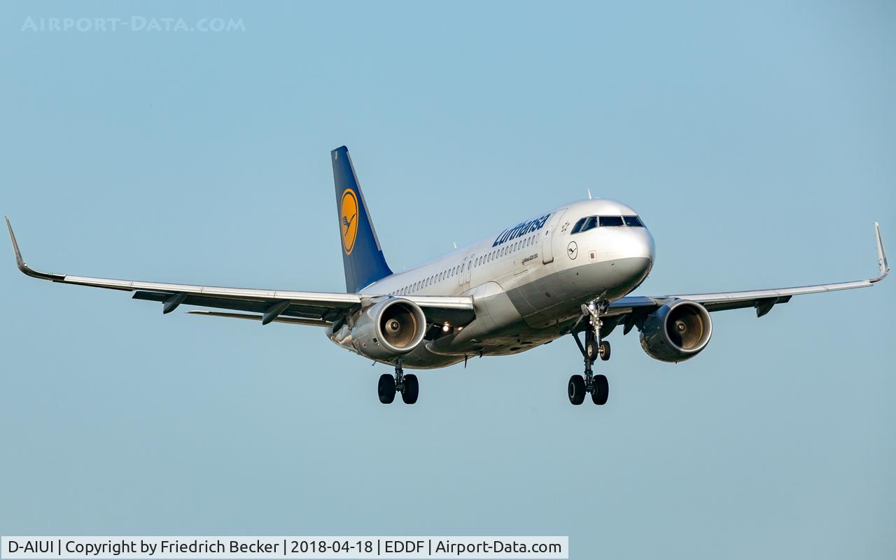 D-AIUI, 2014 Airbus A320-214 C/N 6265, on final RW07L