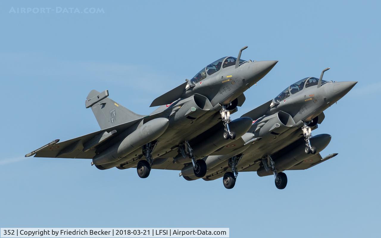 352, Dassault Rafale B C/N 352, on final at BA113 St. Dizier