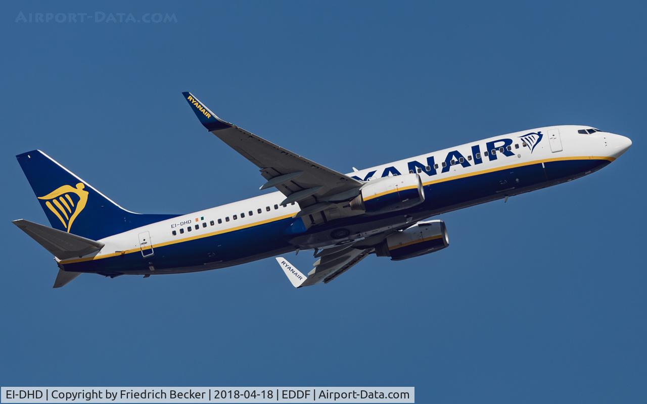 EI-DHD, 2005 Boeing 737-8AS C/N 33816, departure via RW07C