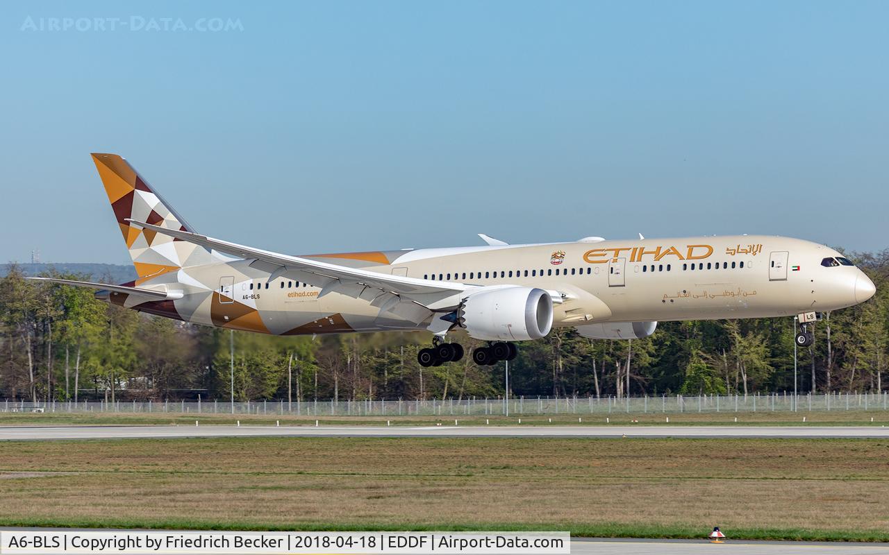 A6-BLS, 2017 Boeing 787-9 Dreamliner Dreamliner C/N 39664, on final RW07L
