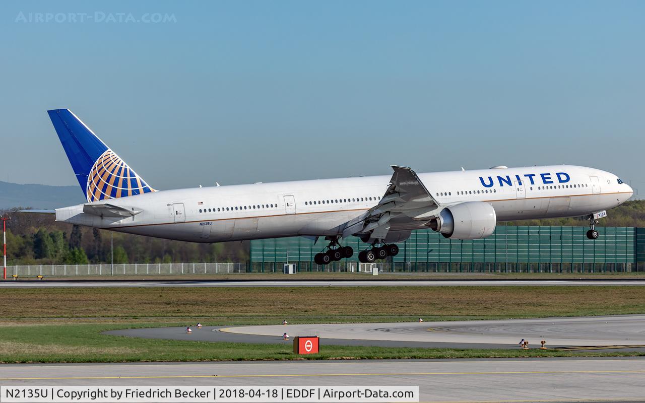 N2135U, 2017 Boeing 777-300/ER C/N 62646, on final RW07L