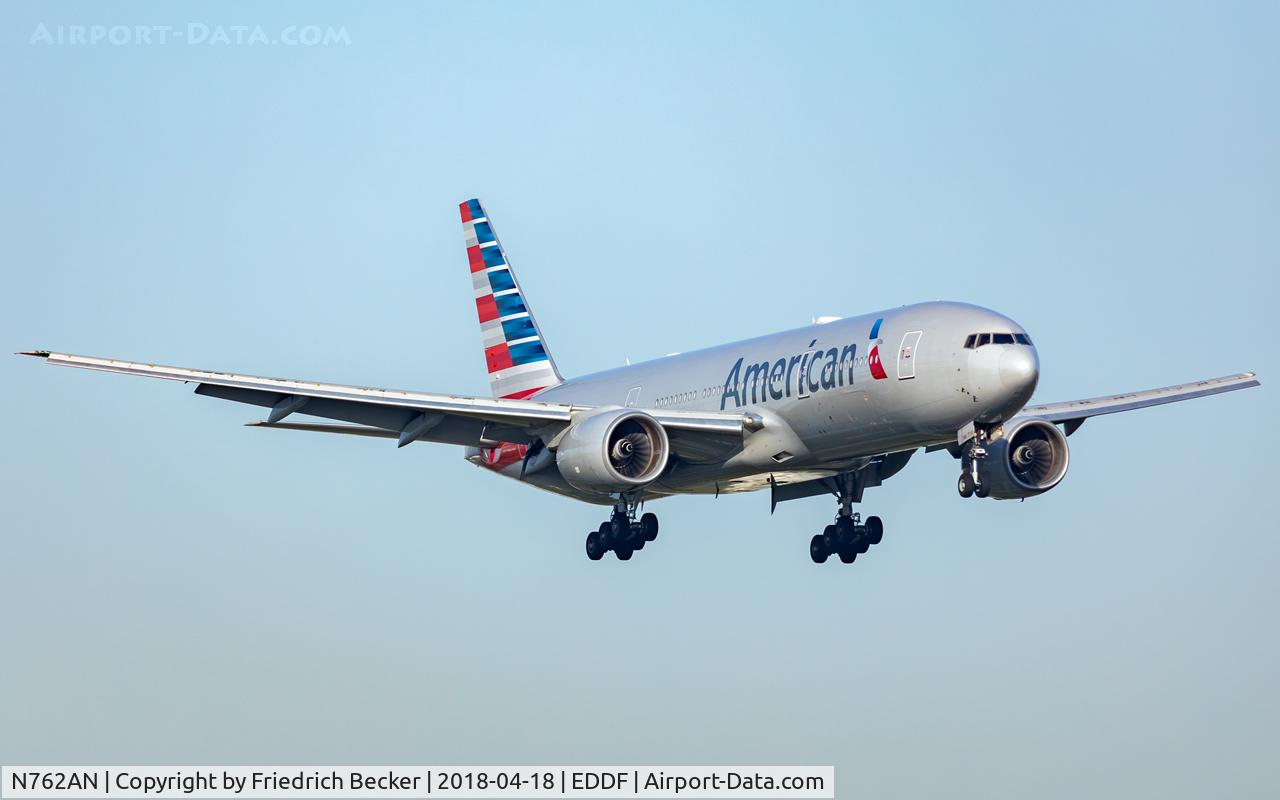 N762AN, 2002 Boeing 777-223 C/N 31479, on final RW07L
