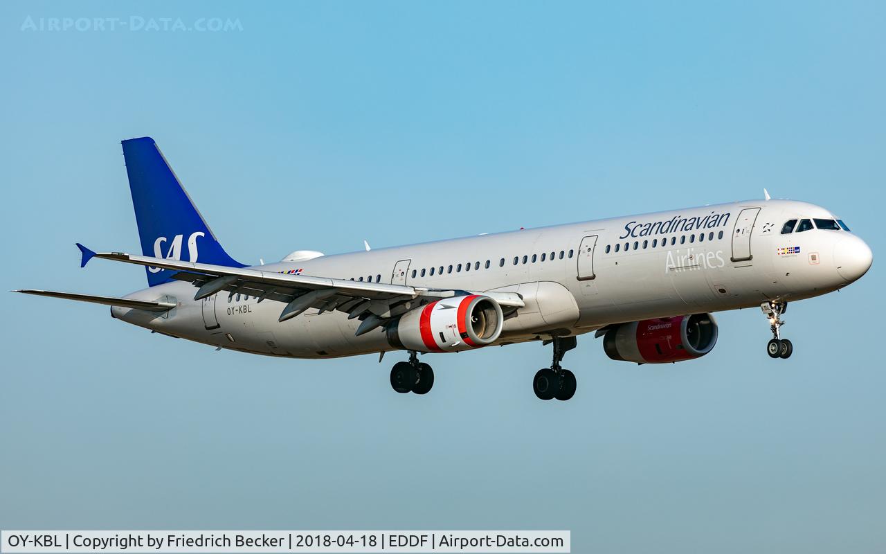 OY-KBL, 2001 Airbus A321-232 C/N 1619, on final RW07L