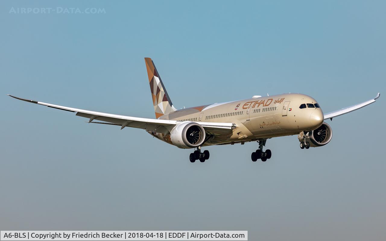 A6-BLS, 2017 Boeing 787-9 Dreamliner Dreamliner C/N 39664, on final RW07L
