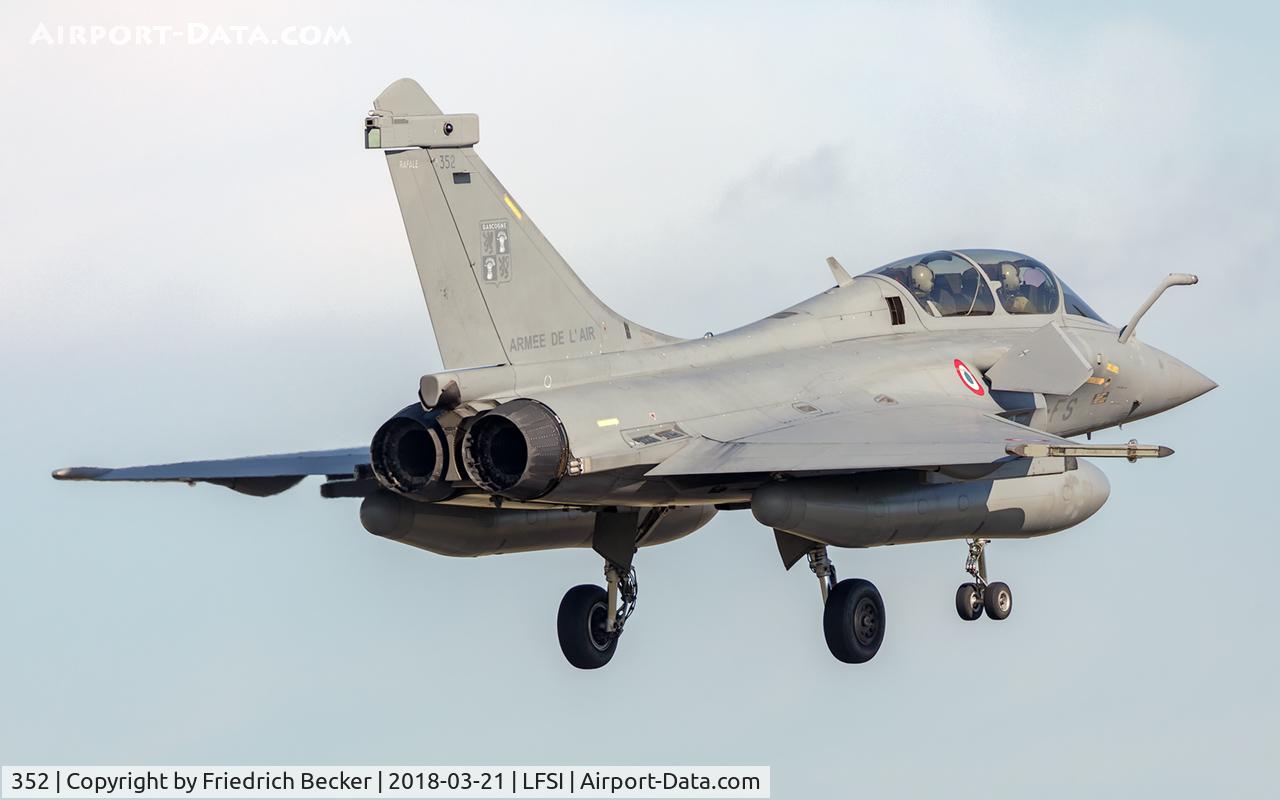 352, Dassault Rafale B C/N 352, on final at BA113 St. Dizier