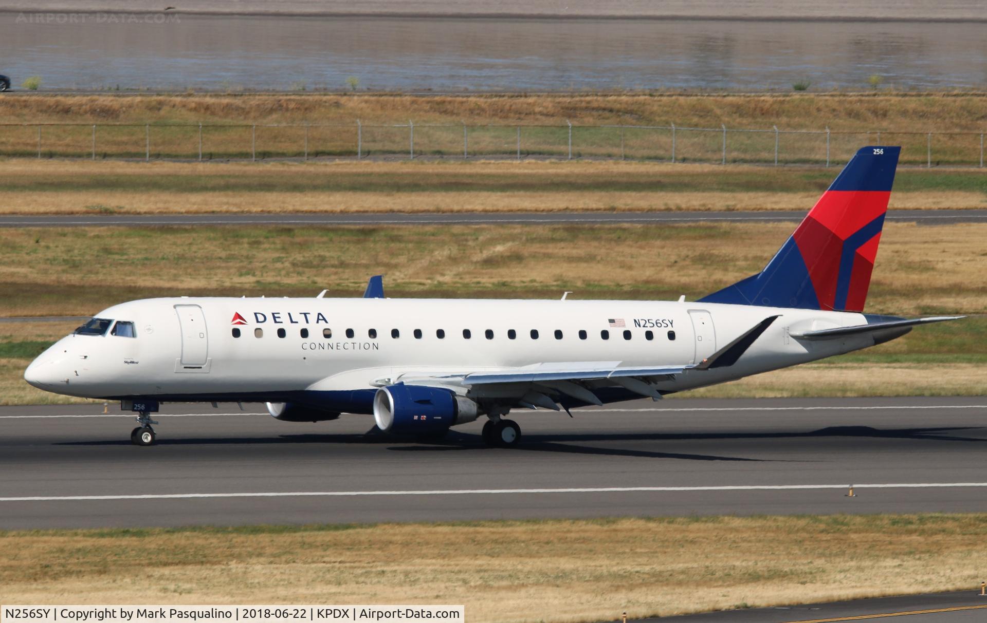 N256SY, 2017 Embraer 175LR (ERJ-170-200LR) C/N 17000647, ERJ 170-200 LR