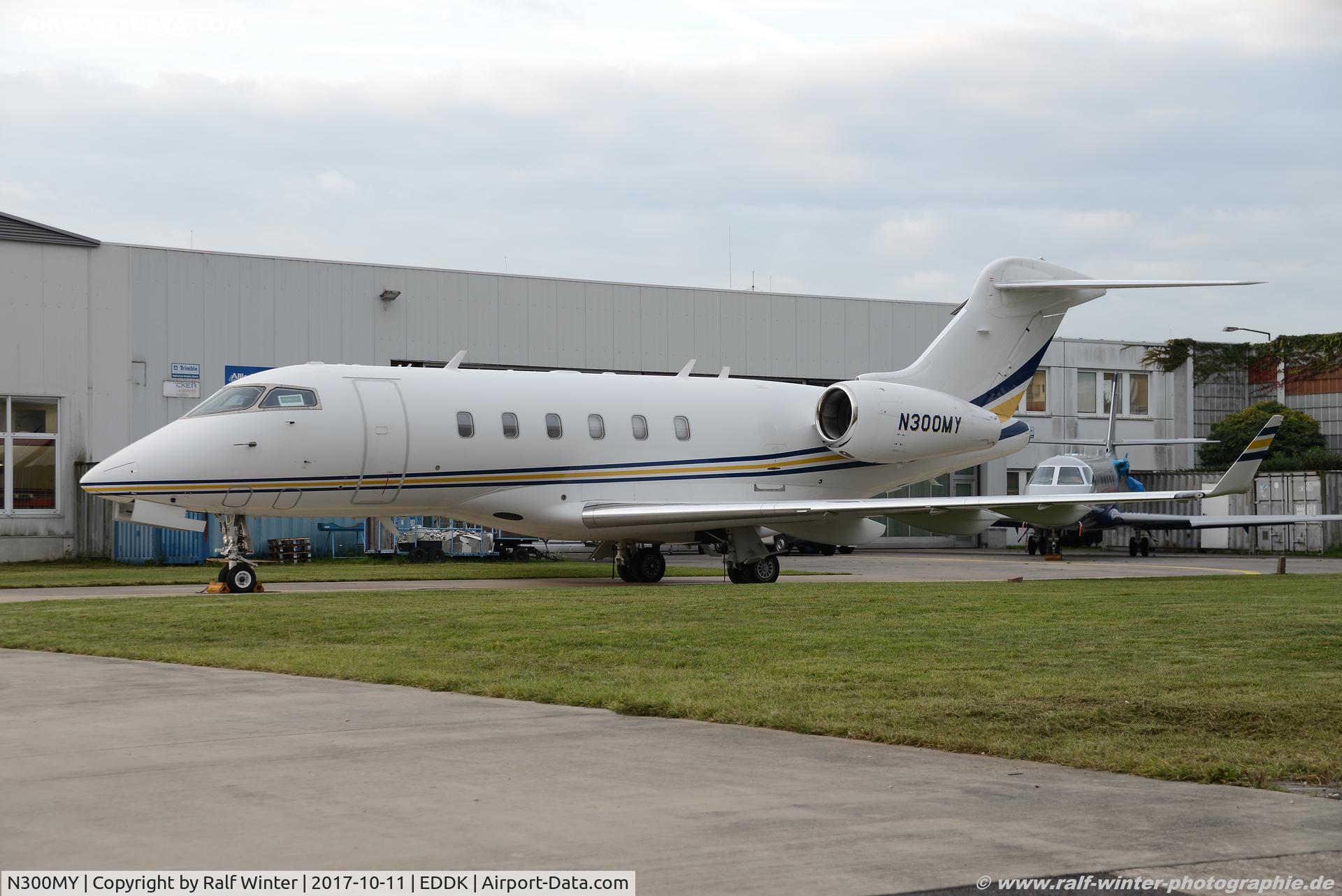 N300MY, 2005 Bombardier Challenger 300 (BD-100-1A10) C/N 20062, Bombardier BD-100-1A10 Challenger 300 - Wells Fargo Bank - 20062 - N300MY - 11.10.2017 - CGN