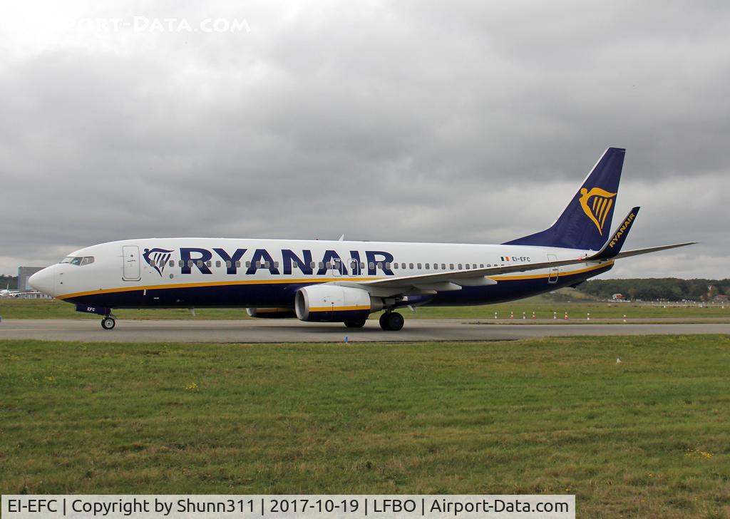 EI-EFC, 2009 Boeing 737-8AS C/N 35015, Taxiing to the Terminal...