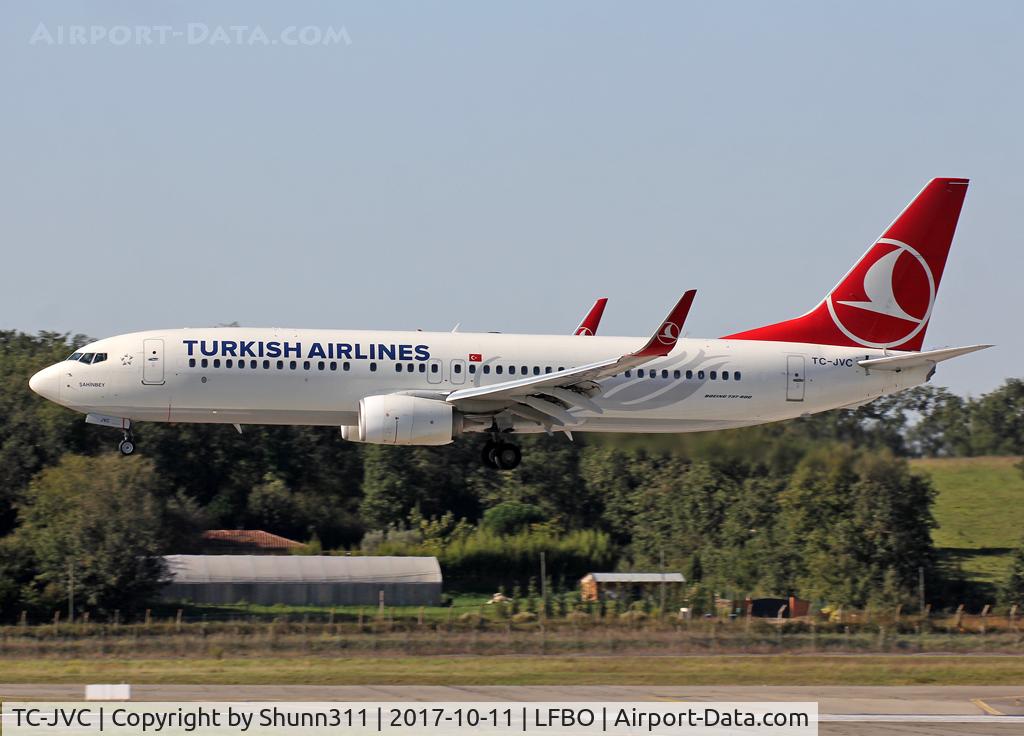 TC-JVC, 2014 Boeing 737-8F2 C/N 42005, Landing rwy 14R