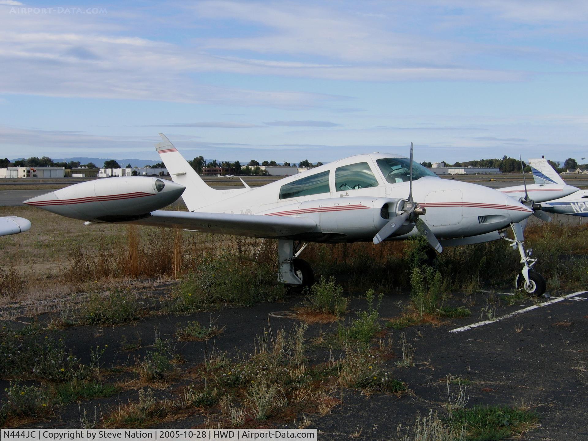 N444JC, 1968 Cessna 310N C/N 310N-0039, 1968 Cessna 310N (no rudder) at Hayward, CA