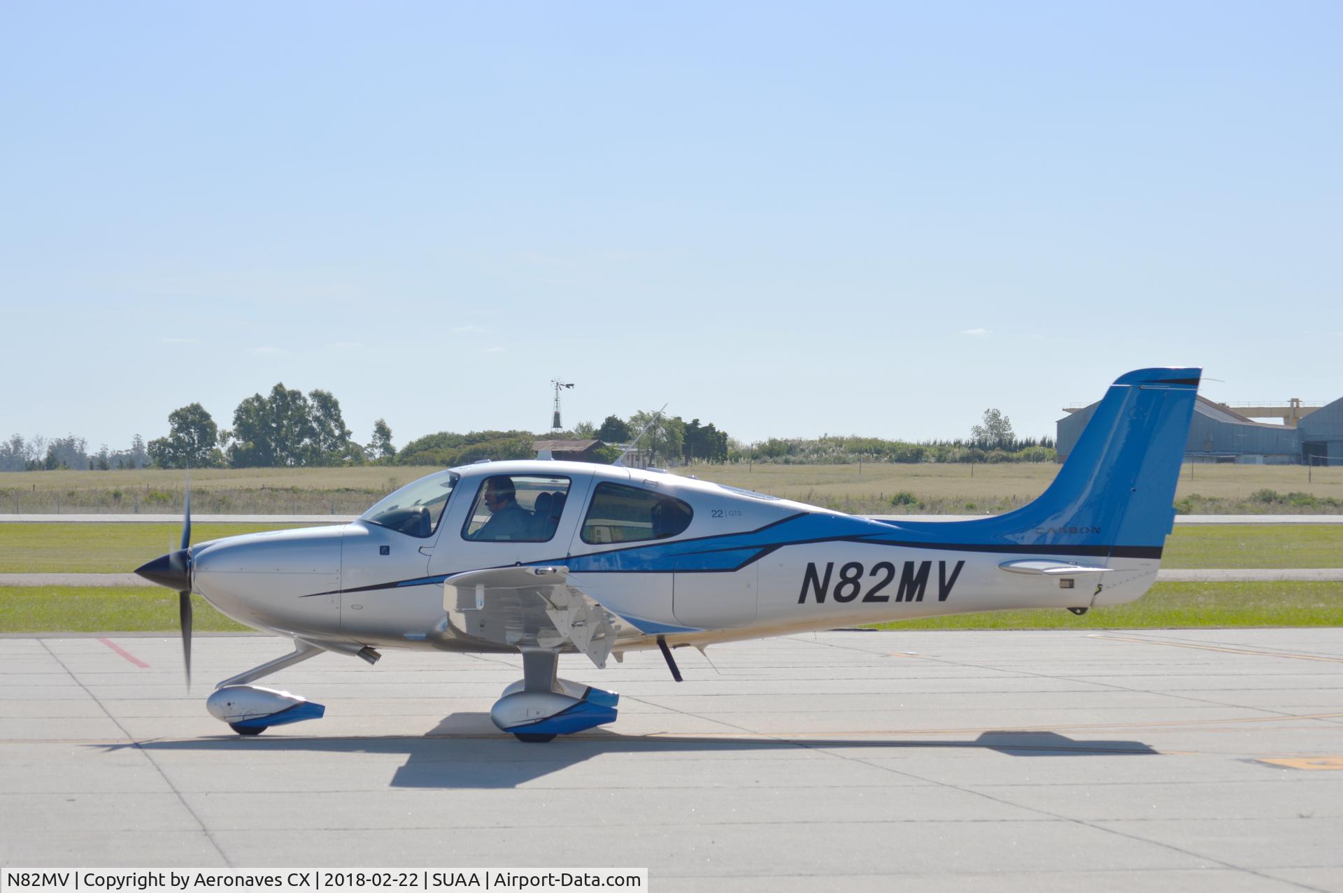 N82MV, 2015 Cirrus SR22 C/N 4297, Taxiway Aeropuerto Ángel S. Adami (SUAA) 22 Febrero 2018