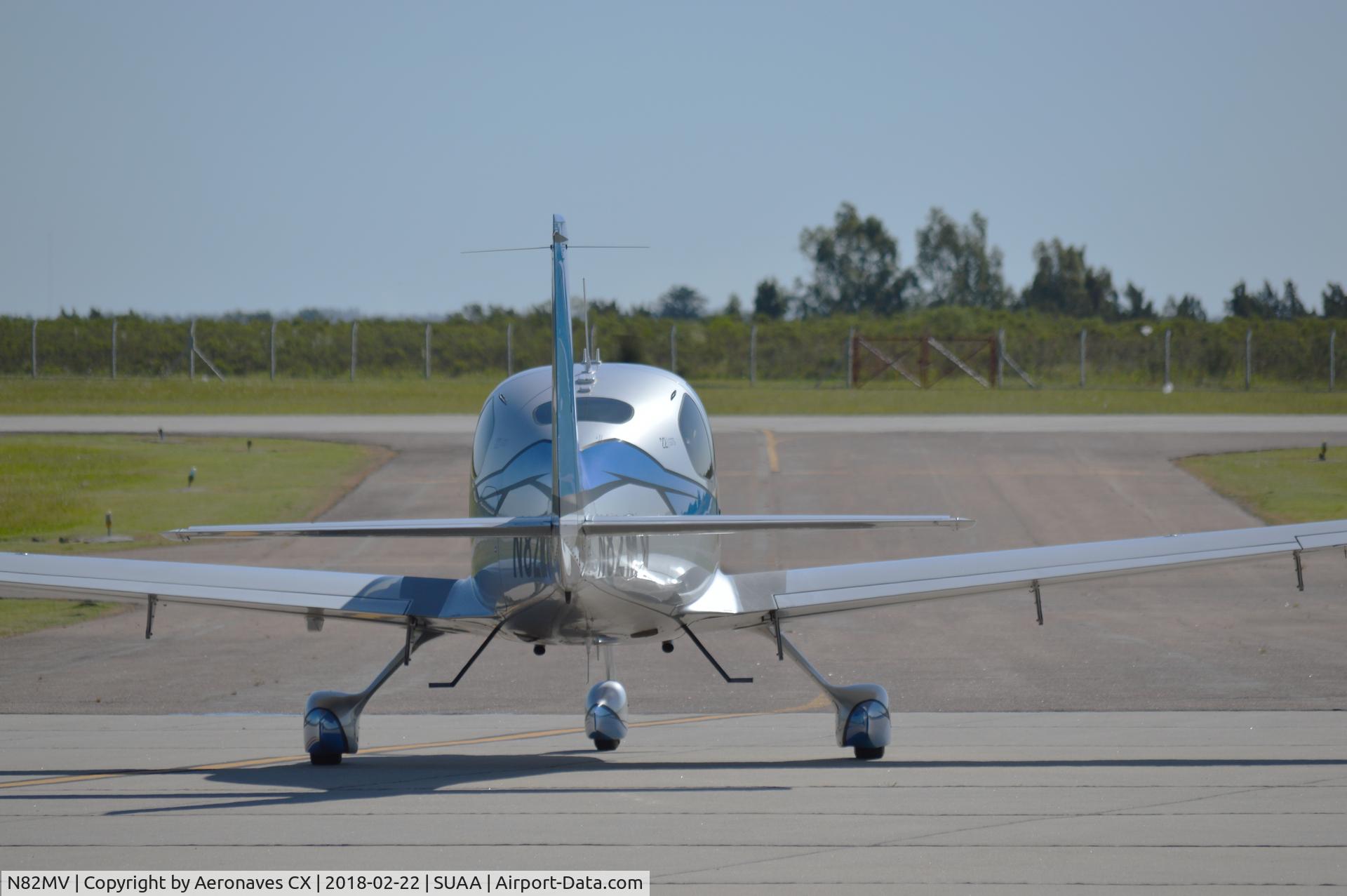 N82MV, 2015 Cirrus SR22 C/N 4297, Taxiway Aeropuerto Ángel S. Adami - Uruguay