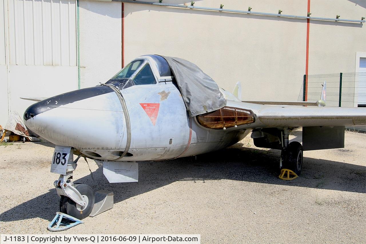 J-1183, 1952 De Havilland (FFA) Vampire FB.6 (DH-100) C/N 692, De Havilland Vampire FB.6, les amis de la 5ème escadre Museum, Orange