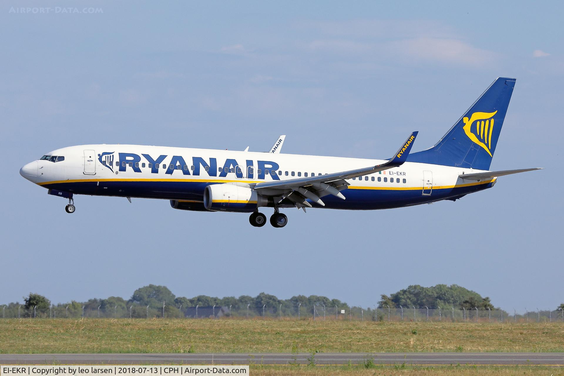 EI-EKR, 2010 Boeing 737-8AS C/N 38503, Copenhagen 13.7.2018 L/D R-04L
