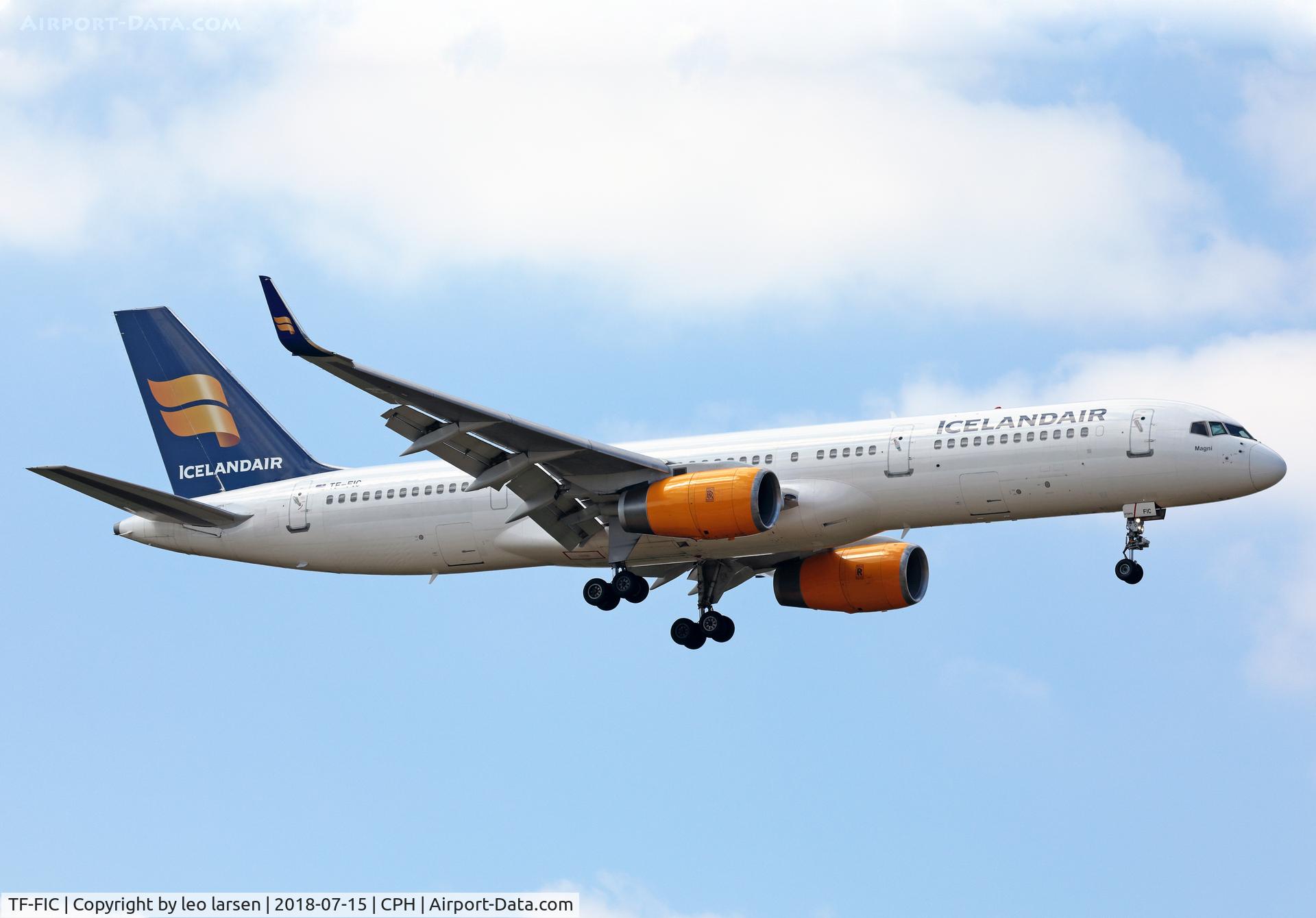 TF-FIC, 2000 Boeing 757-23N C/N 30735, Copenhagen 15.7.2018 L/D R-04L
