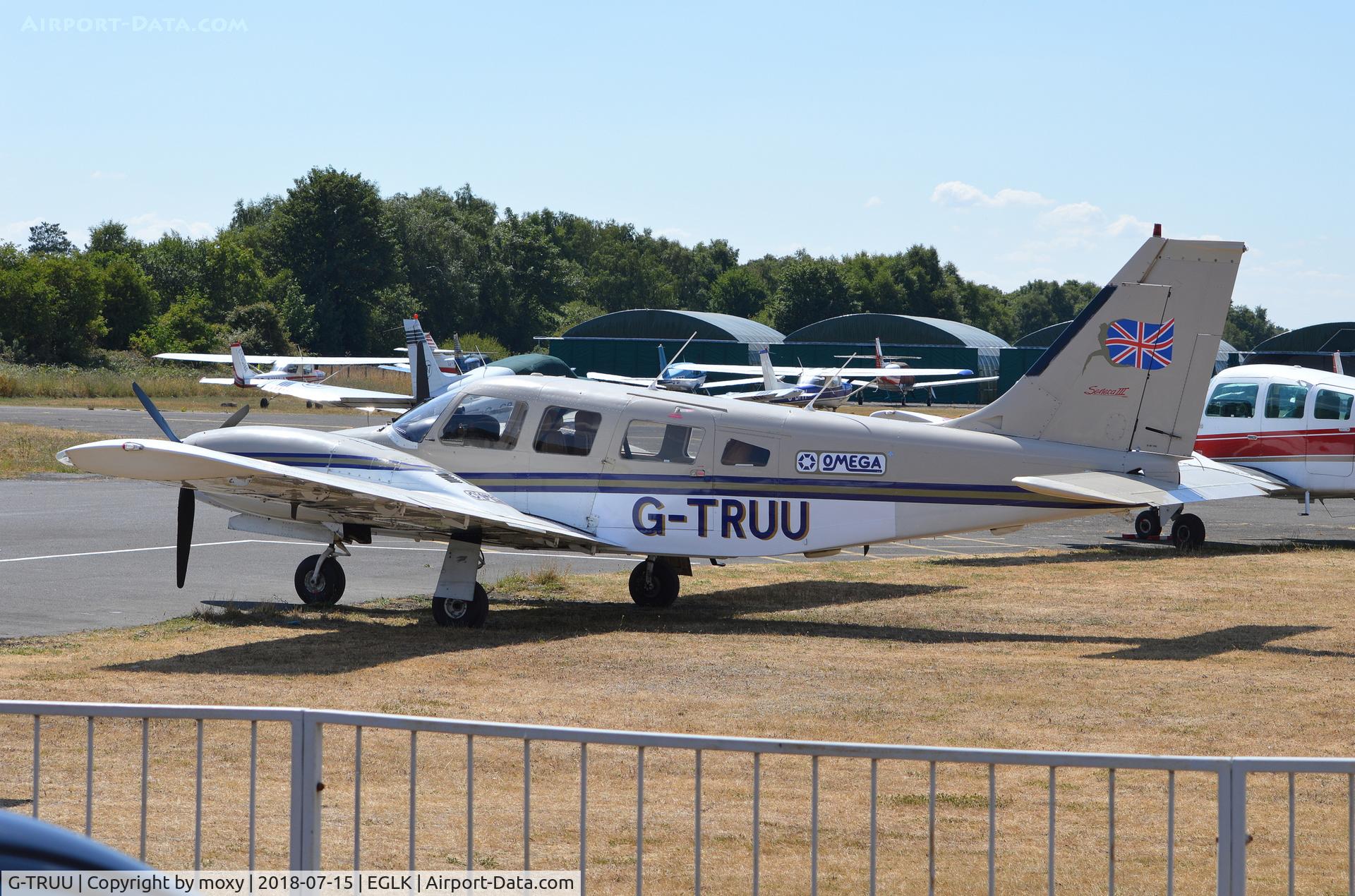 G-TRUU, 1986 Piper PA-34-220T Seneca III C/N 34-33020, Piper PA-34-220T Seneca III at Blackbushe. Ex N9113D