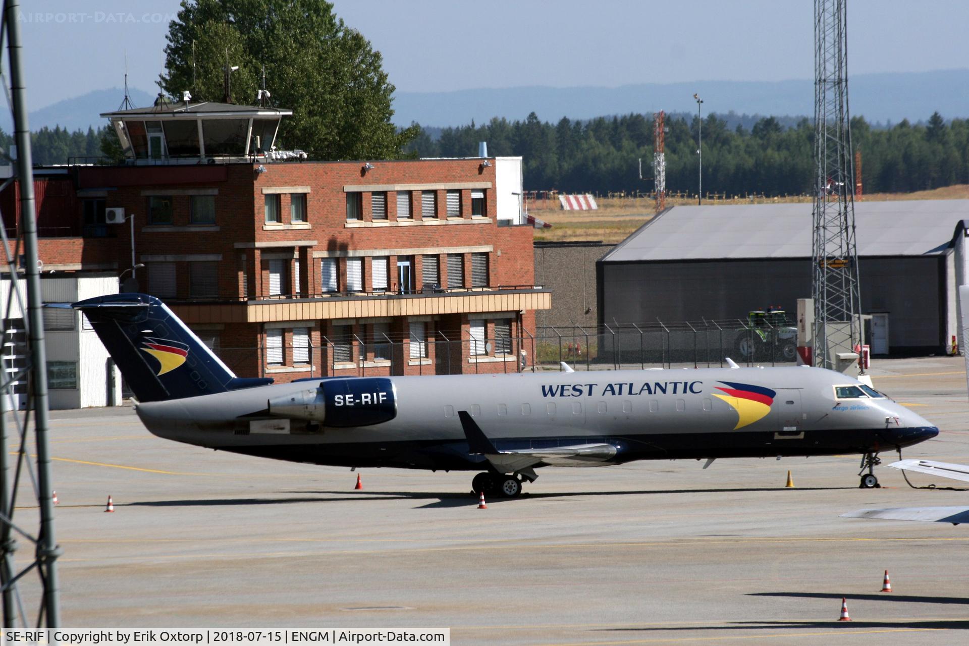 SE-RIF, 1996 Canadair CRJ-200LR (CL-600-2B19) C/N 7142, SE-RIF in OSL