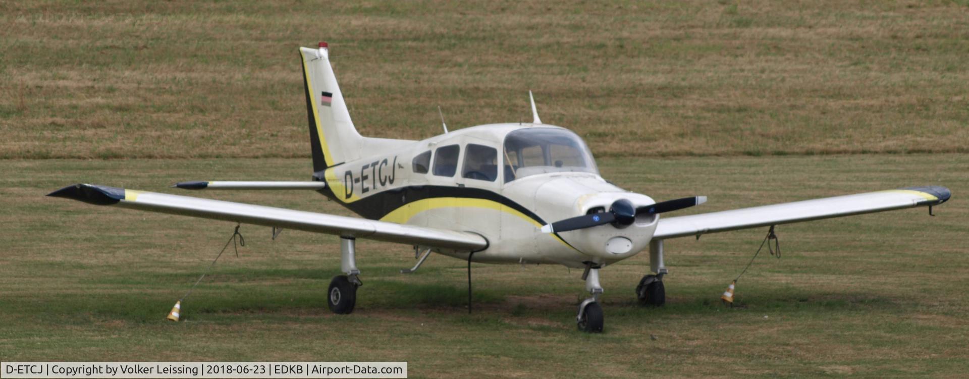 D-ETCJ, 1966 Beech A-23 Musketeer C/N M-967, parking