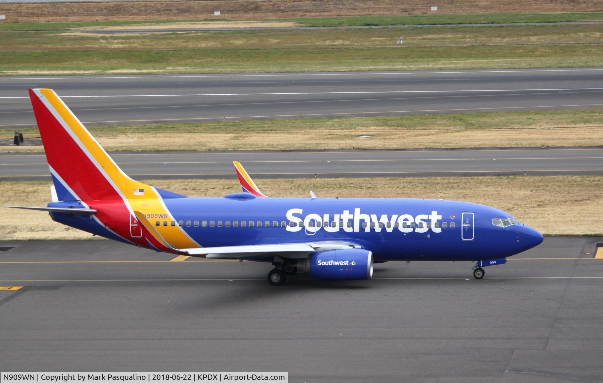 N909WN, 2008 Boeing 737-7H4 C/N 32458, Boeing 737-700