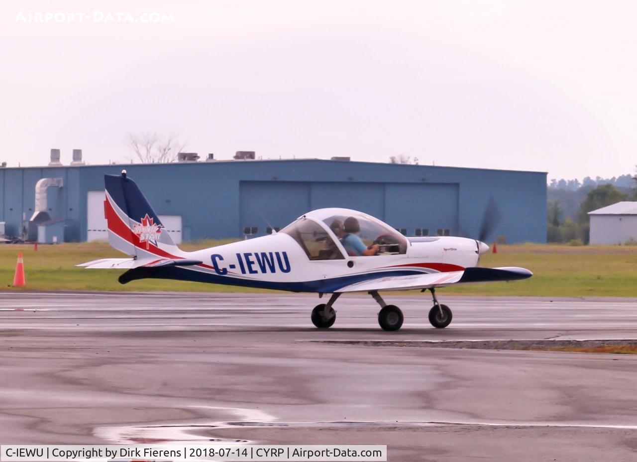 C-IEWU, 2005 Aerotechnik SPORTSTAR C/N 20050405, Taxing towards rwy 10.