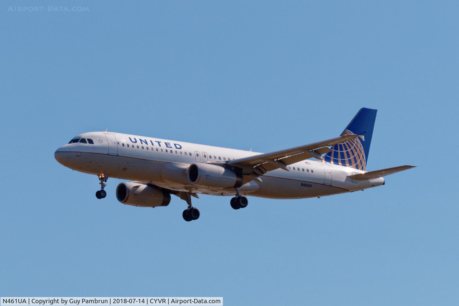 N461UA, 2000 Airbus A320-232 C/N 1266, Landing on 26R