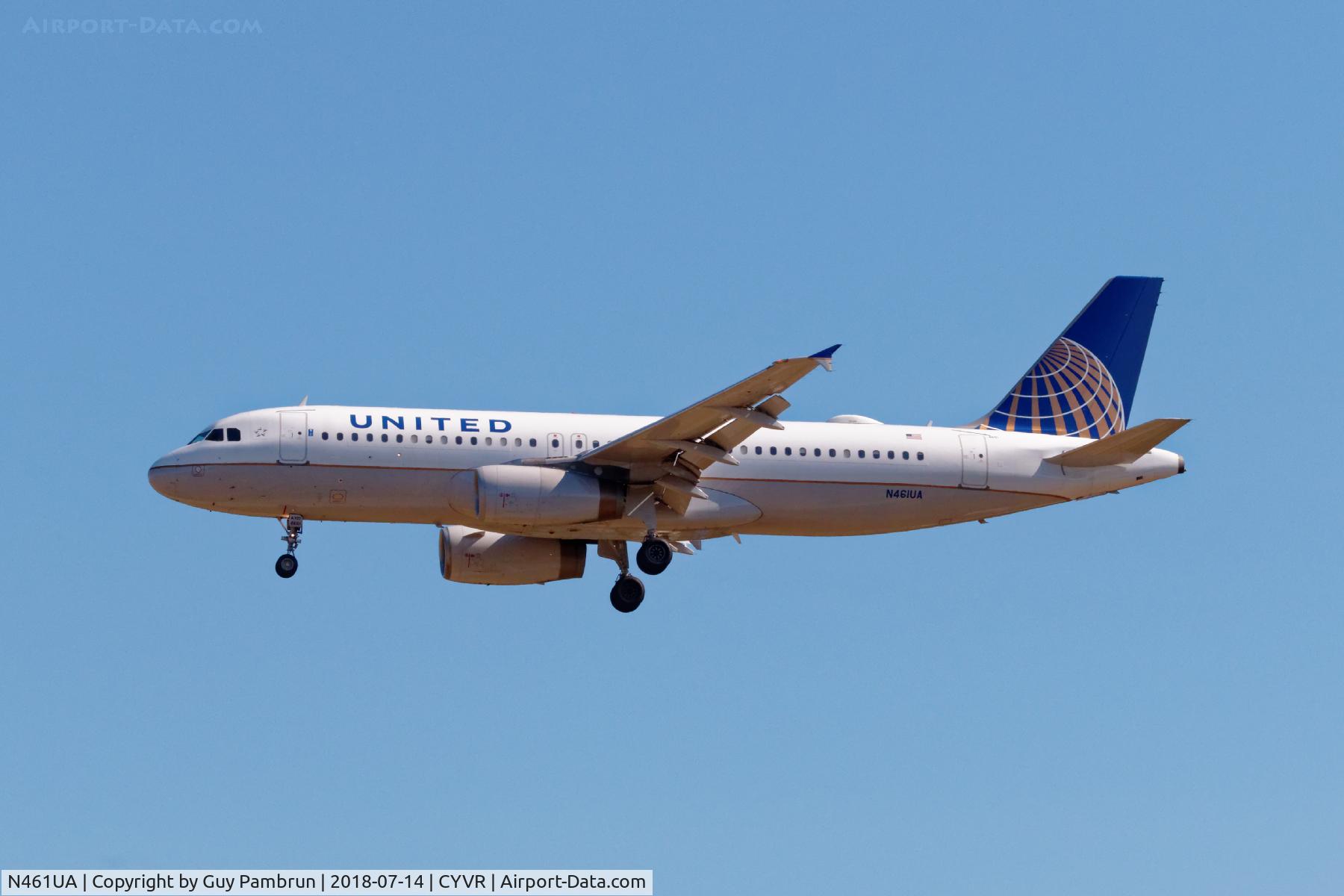N461UA, 2000 Airbus A320-232 C/N 1266, Landing on 26R