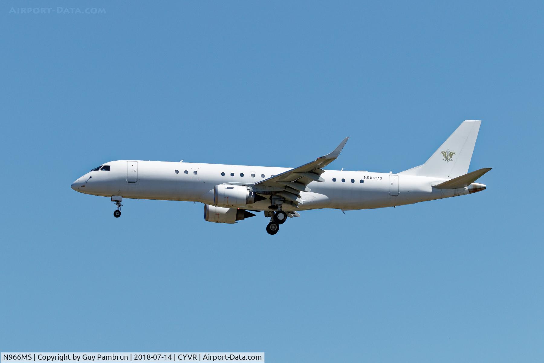 N966MS, 2014 Embraer ERJ-190-100ECJ Lineage 1000 C/N 19000683, Landing on 26L