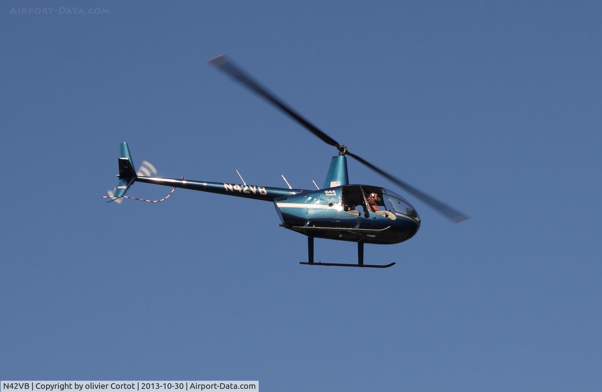 N42VB, 2003 Robinson R44 II C/N 10130, flying over Charleston