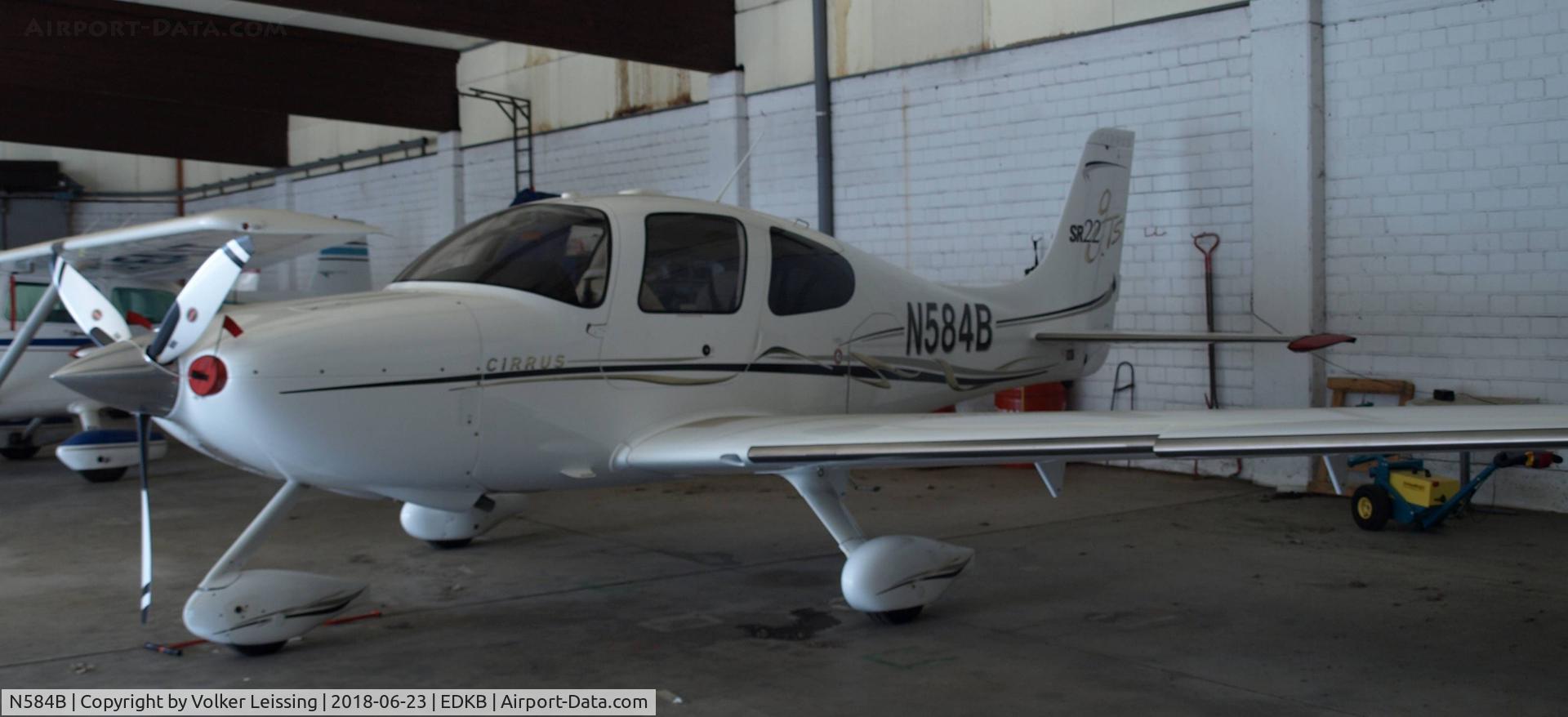 N584B, 2007 Cirrus SR22 C/N 2330, sleeping ;-)