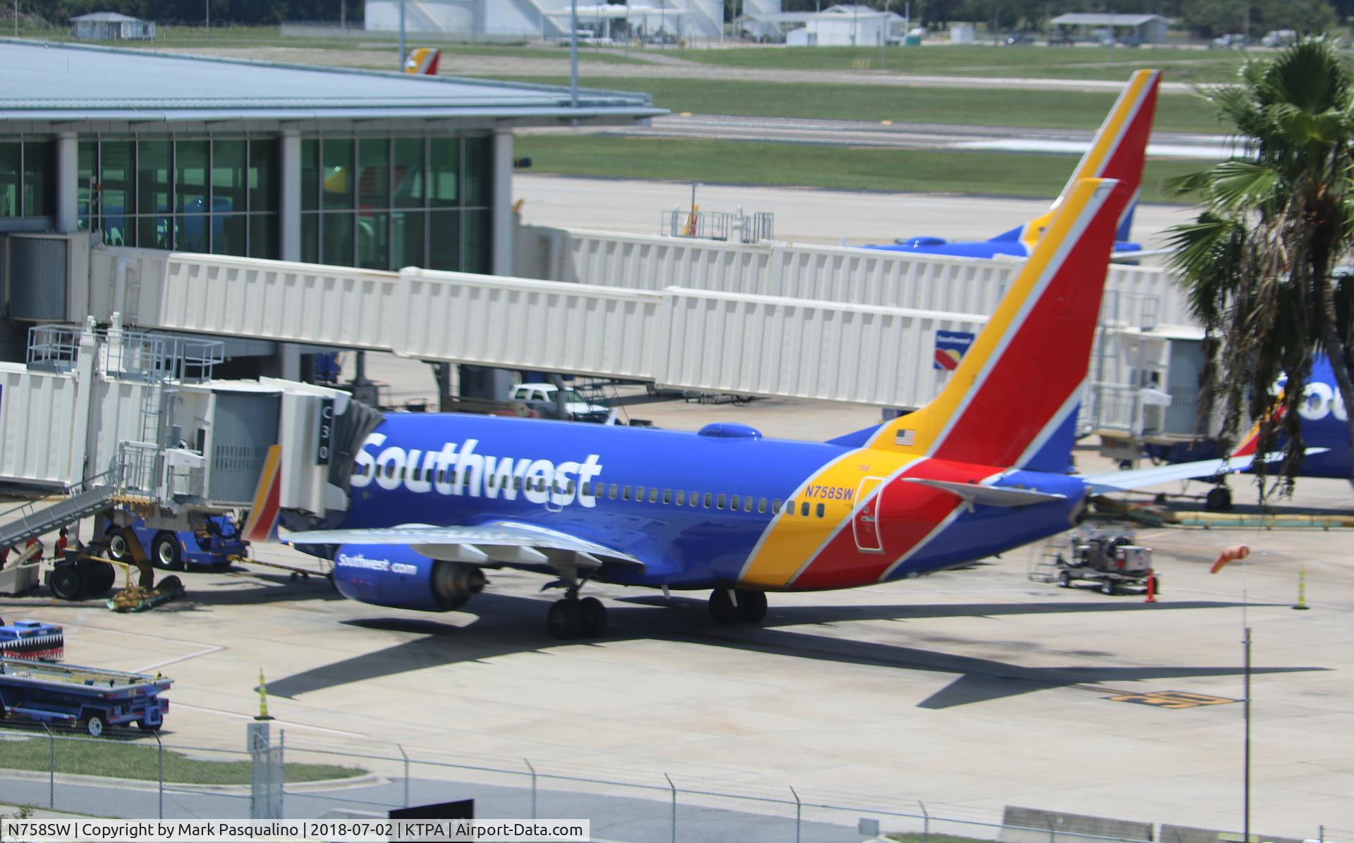 N758SW, 1999 Boeing 737-7H4 C/N 27873, Boeing 737-700