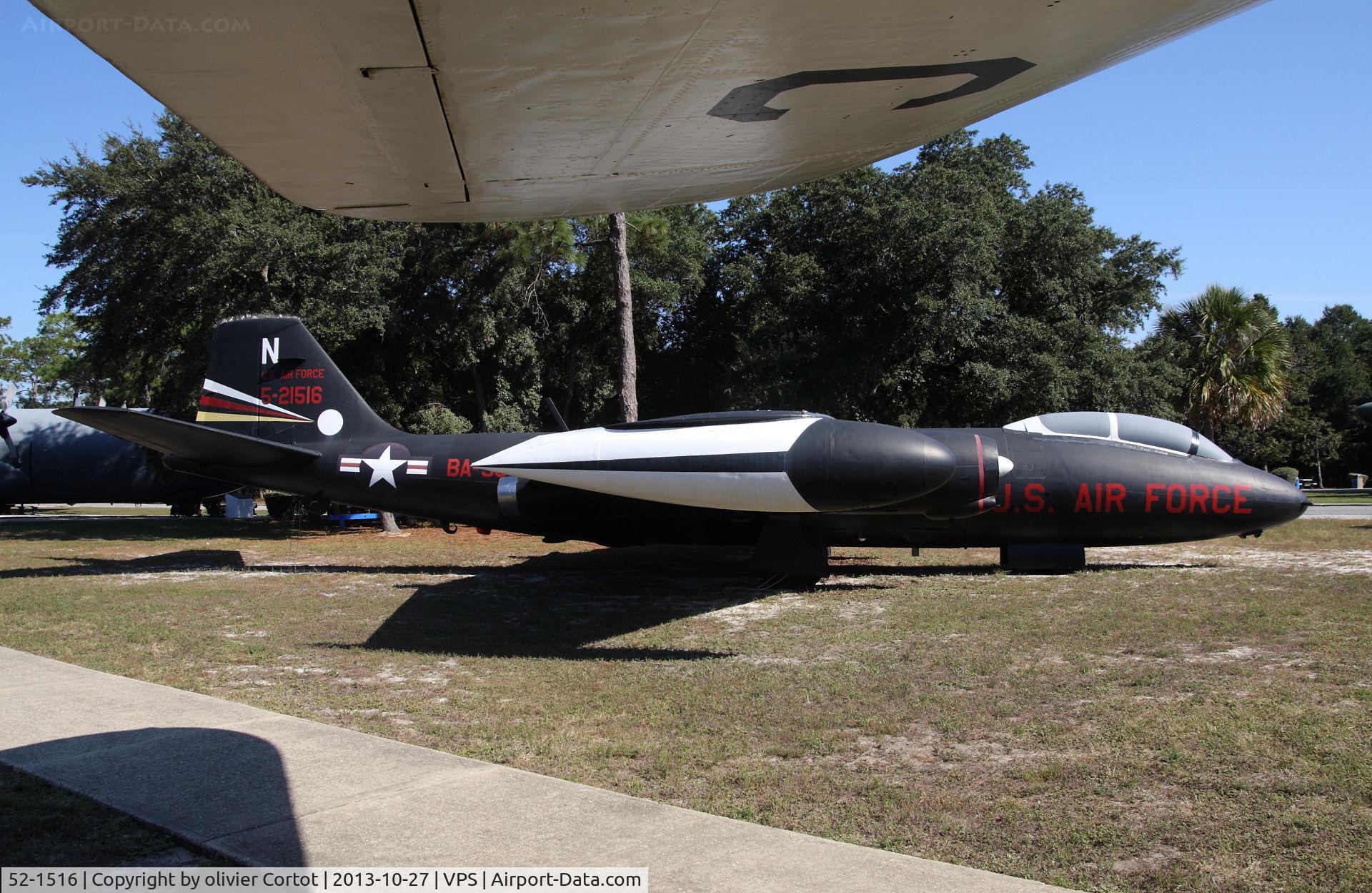 52-1516, 1952 Martin EB-57B Canberra C/N 099, profil view