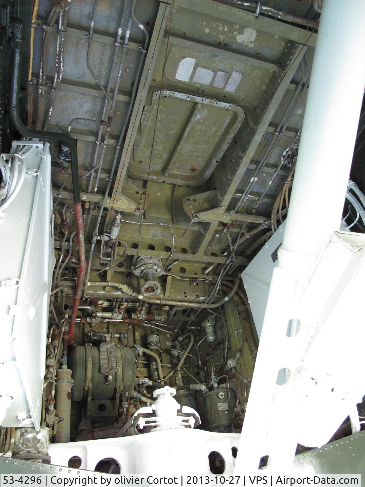 53-4296, 1953 Boeing RB-47H-1-BW Stratojet C/N 4501320, front landing gear bay