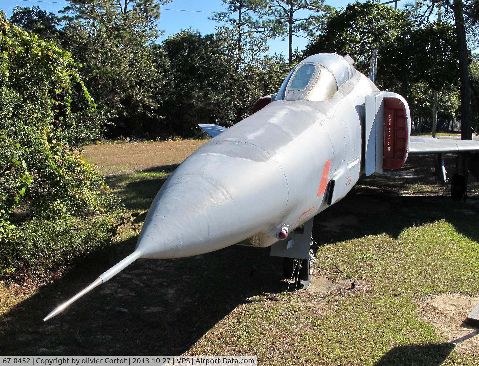 67-0452, 1967 McDonnell RF-4C-34-MC Phantom II C/N 3003, front view
