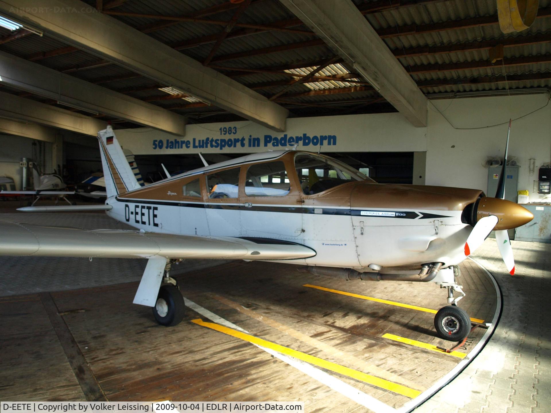 D-EETE, 1970 Piper PA-28 R-180 Cherokee Arrow C/N 28R-35179, sleeping ;-)