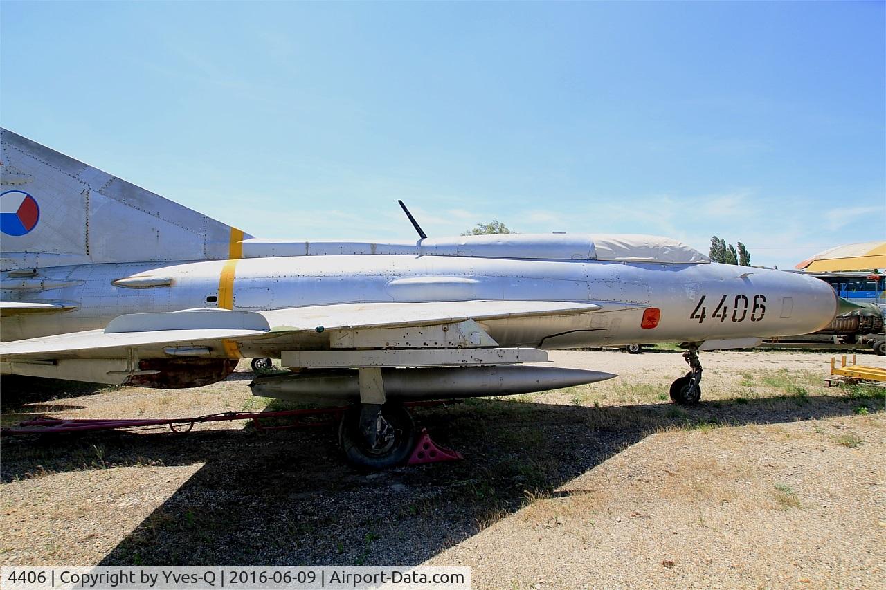4406, 1966 Mikoyan-Gurevich MiG-21PFM C/N 94A4406, Mikoyan-Gurevich MiG-21PFM, Les Amis de la 5ème Escadre Museum, Orange