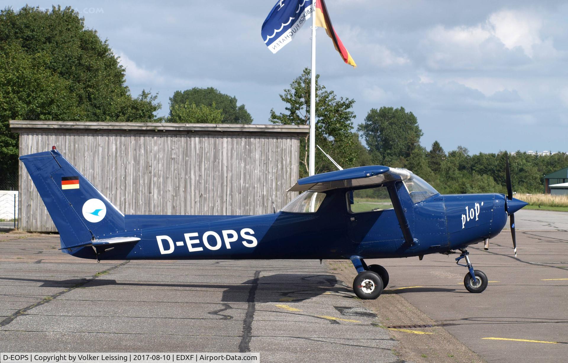 D-EOPS, 1979 Reims F152 C/N 1670, parking