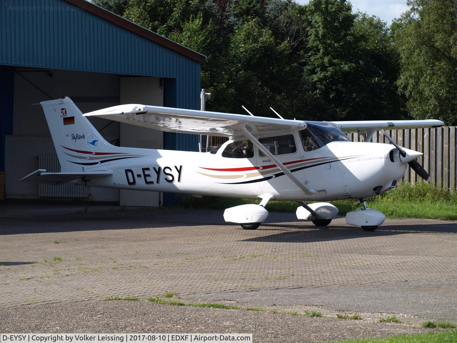 D-EYSY, Cessna 172R C/N 17281214, parking