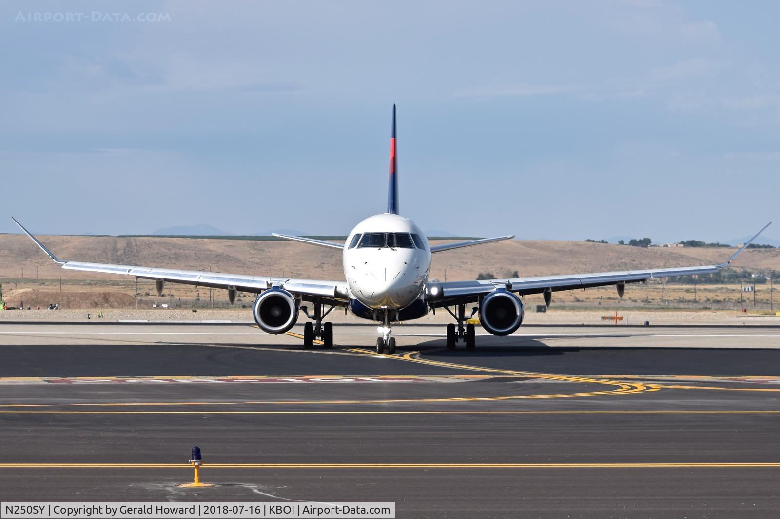 N250SY, 2016 Embraer 175LR (ERJ-170-200LR) C/N 17000610, Turning off RWY 10L.