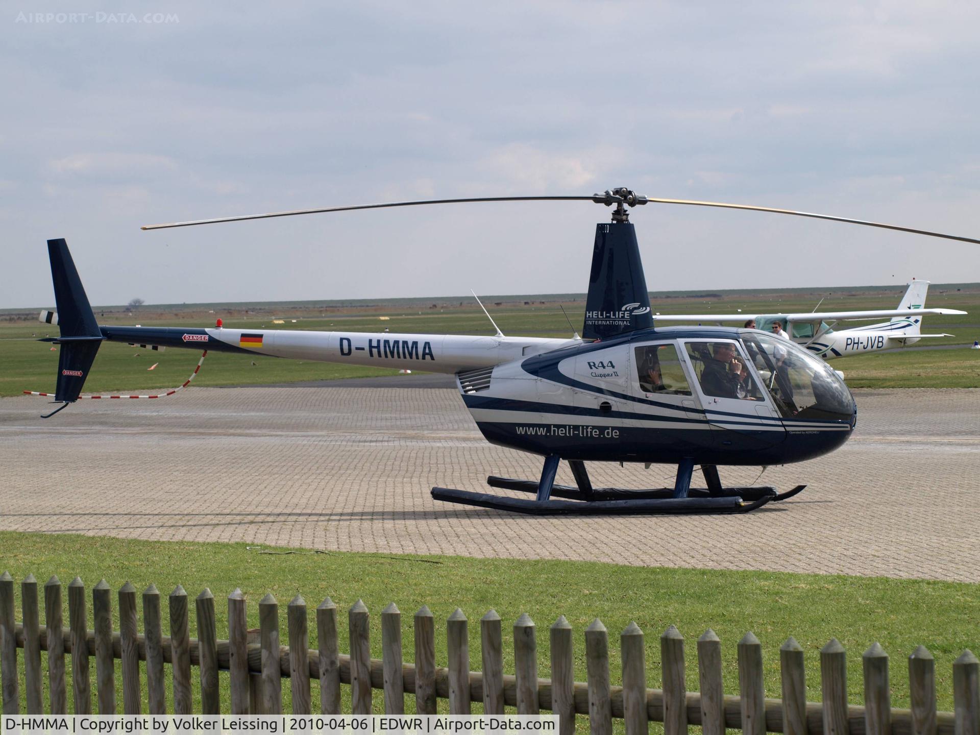 D-HMMA, 2005 Robinson R44 Clipper II C/N 10814, ready for departure