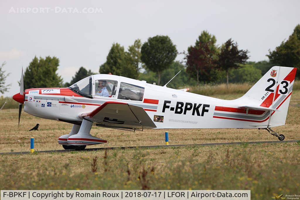F-BPKF, CEA Jodel DR-221 Dauphin C/N 107, Taxiing
HTJP23