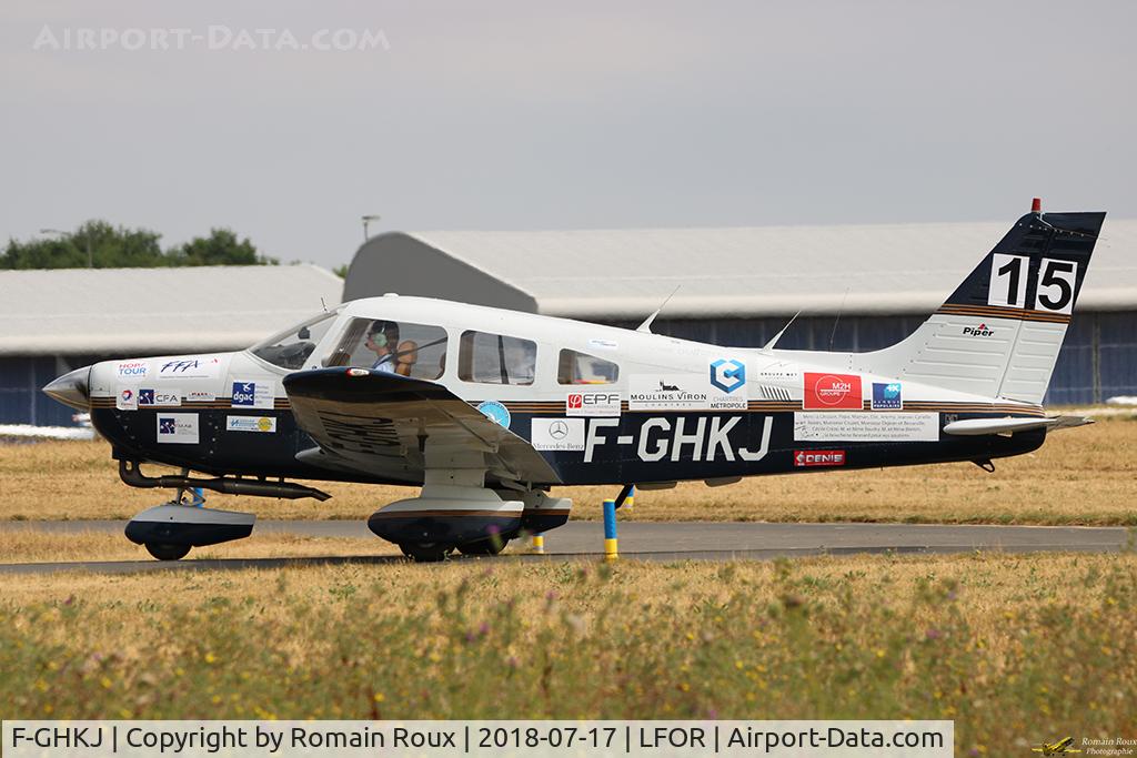 F-GHKJ, Piper PA-28-161 Warrior II C/N 28-8216061, Taxiing
HTJP15
