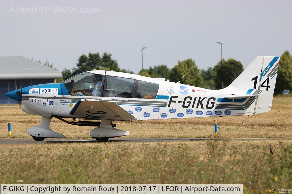 F-GIKG, Robin DR-400-140B Major C/N 1930, Taxiing
HTJP14