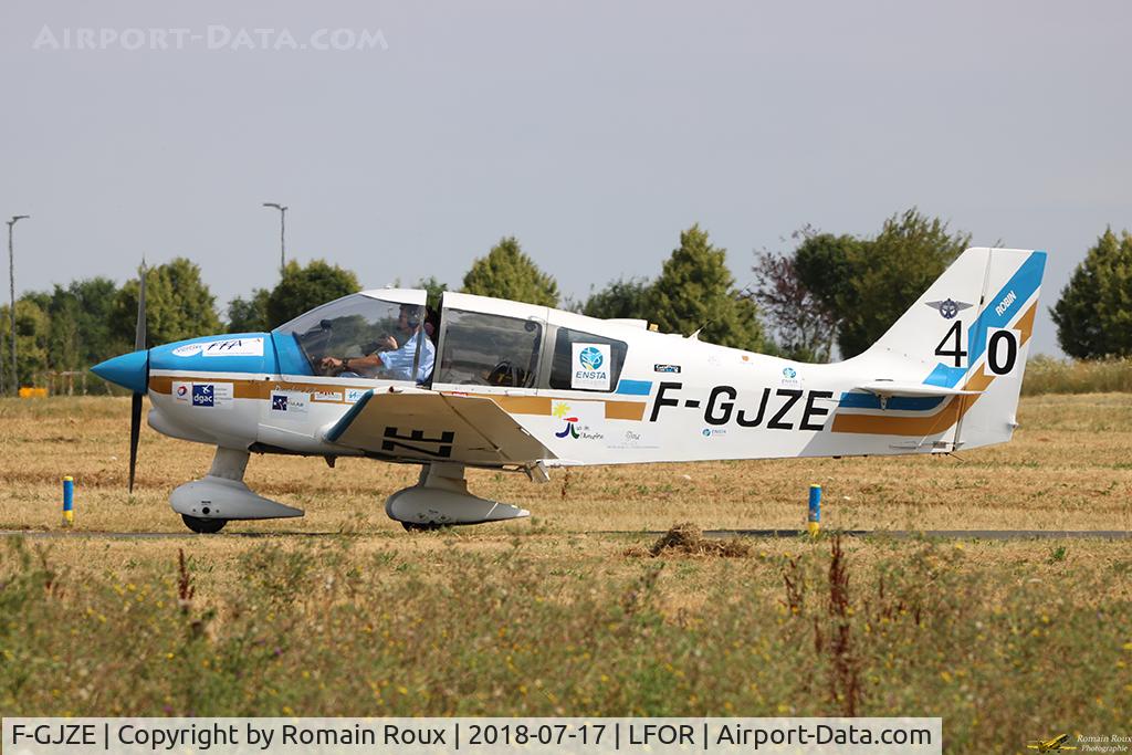 F-GJZE, Robin DR-400-120 Petit Prince C/N 2005, Taxiing
HTJP40