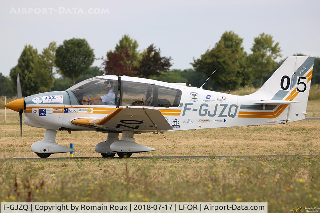 F-GJZQ, 1991 Robin DR-400-160 Chevalier C/N 2030, Taxiing
HTJP05