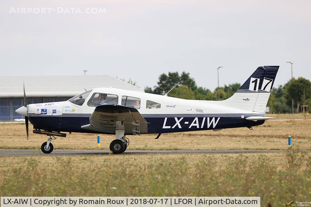 LX-AIW, Piper PA-28-161 Warrior III C/N 28-42153, Taxiing
HTJP17